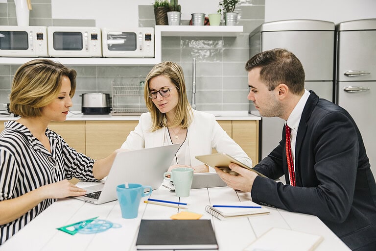 Erfahrungen der ImmoSky Schweiz mit Verkaufsmandat – Was beinhaltet es wirklich?